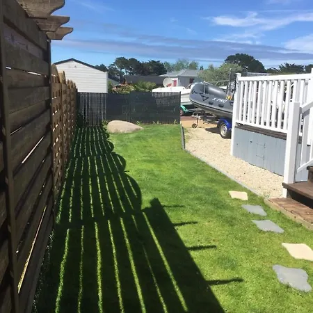 Holiday home Mobil Avec Piscine Sur La Cote De Granit Rose