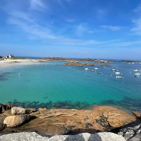 Mobil Avec Piscine Sur La Cote De Granit Rose Tregastel