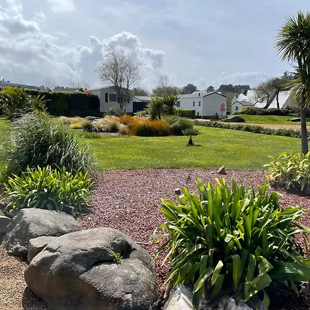 Holiday home Mobil Avec Piscine Sur La Cote De Granit Rose *