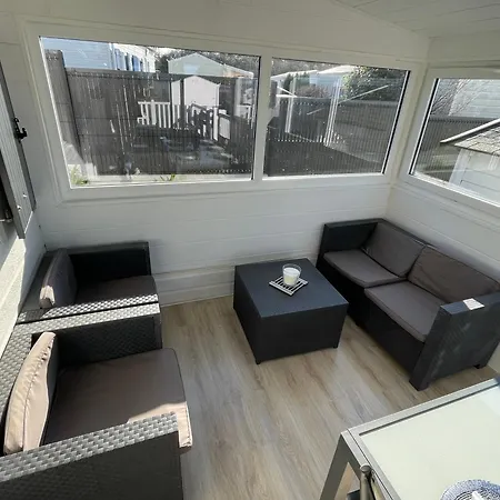 Holiday home Mobil Avec Piscine Sur La Cote De Granit Rose Tregastel